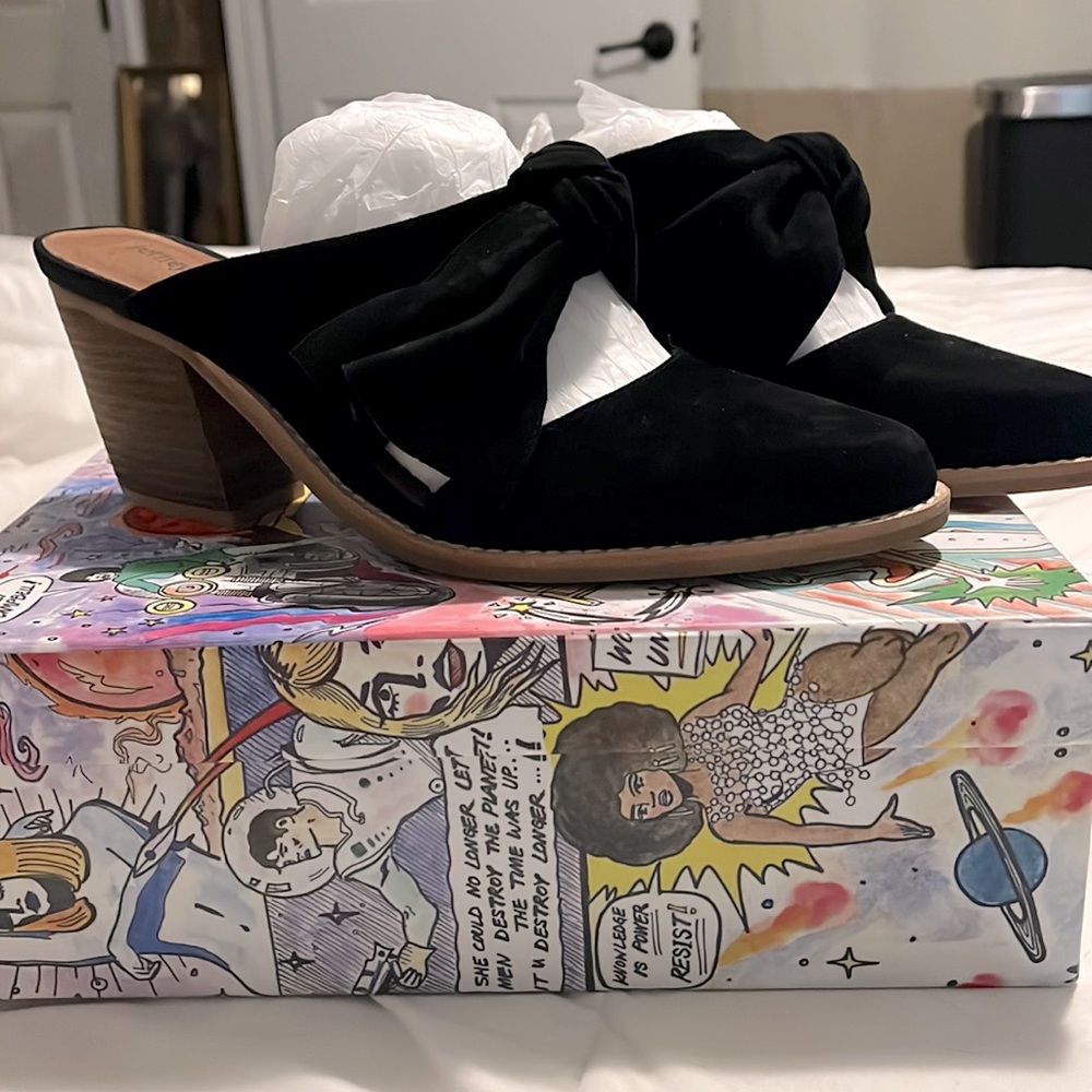 Anthropologie- Jeffrey Campbell Cyrus bow mule excellent cond - org box&packing